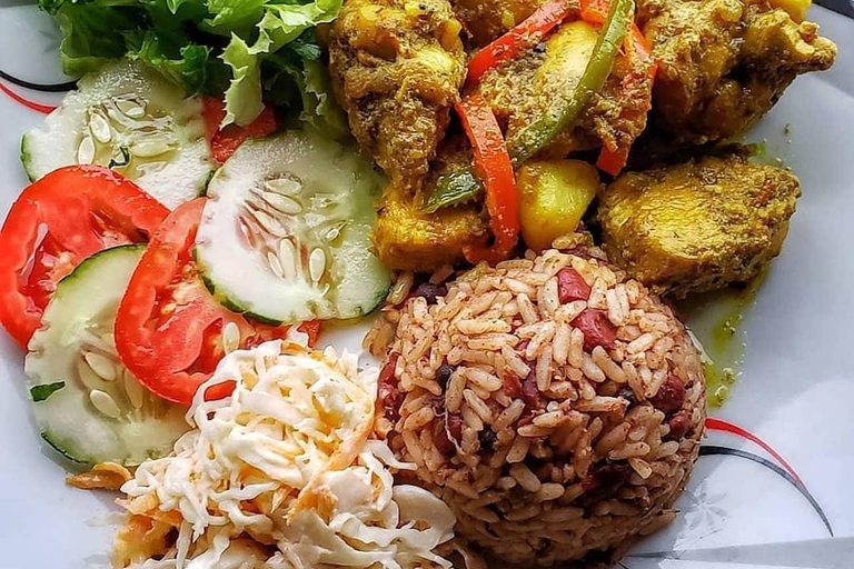 Montego Bay: Private Jamaican Food Tour with City Highlights