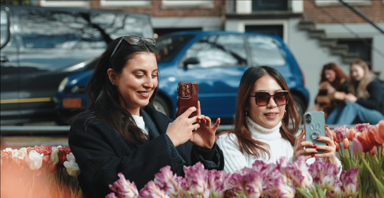 Amsterdam: Premium Tulip Boat Canal Tour photo 9