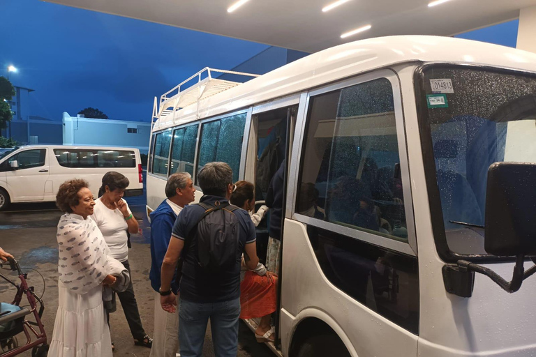 San José: Folklore Show and Buffet Dinner