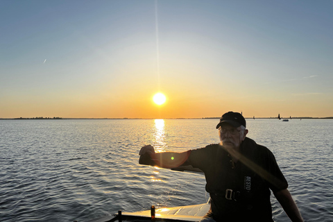 Spakenburg: Rejs autentyczną łodzią rybacką o zachodzie słońcaSpakenburg: Rejs o zachodzie słońca autentyczną łodzią rybacką