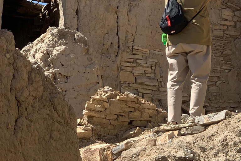 Nizwa: Nizwa Fort and Birkat Al Mouz Guided Tour