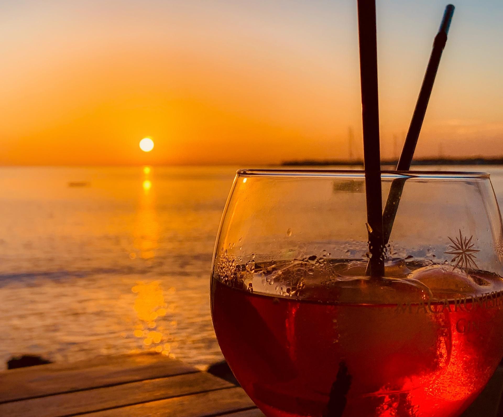 Cavtat/Mlini: Luxus-Sonnenuntergangsfahrt mit kalter Platte & Wein