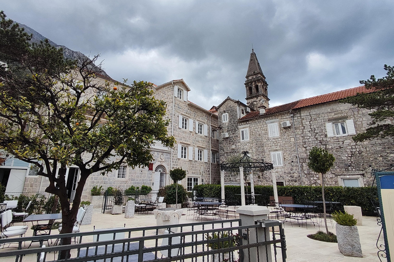 Kotor & Perast: Private Tour with Boat Trip & Oyster Lunch