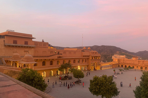 Tour panoramico privato di Jaipur in auto + guida