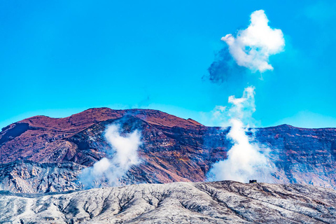 Kyushu: Escursione di una giornata intera al vulcano Aso, agli onsen e al castello di Kumamoto