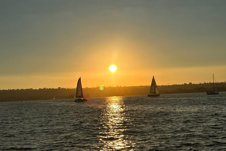 San Diego: begeleide zonsondergang en zeiltocht overdagZeilen bij zonsondergang