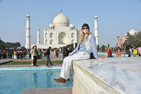 Agra : Visite à pied du Taj Mahal avec Heritage WalkVisite avec voiture, chauffeur et guide touristique