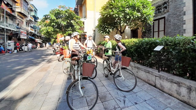 Hanoi Old Quarter & Red River Delta Cycling Tour full day