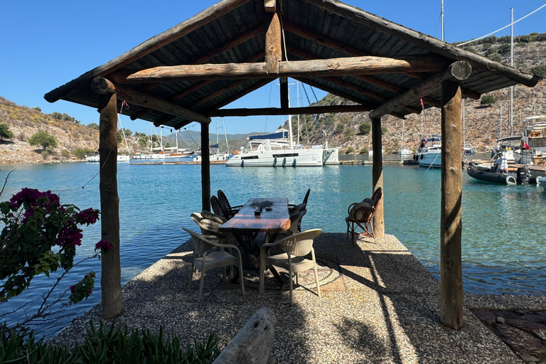 Bodrum: Private Catamaran Sailing Tour with Skipper
