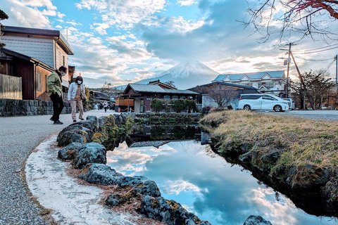 Tóquio: Monte Fuji, Parque Arakura Sengen, excursão de ônibus Oshino HakkaiDe Shinjuku para o Monte Fuji às 8:30h