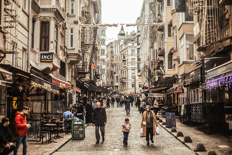 Istanbul: Baklava Backstreets Food Tour with 12+ Tastings
