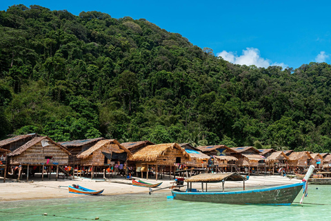 Khao Lak : Excursion de plongée en apnée dans les îles Surin avec le village Moken