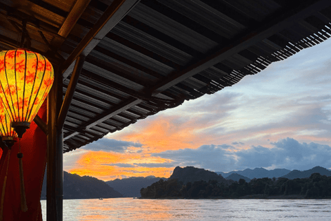 Luang Prabang: Mekong River Sunset Cruise with Snacks