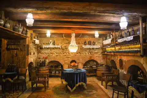 Degustazione privata di vini nella storica cantina Karalashvili