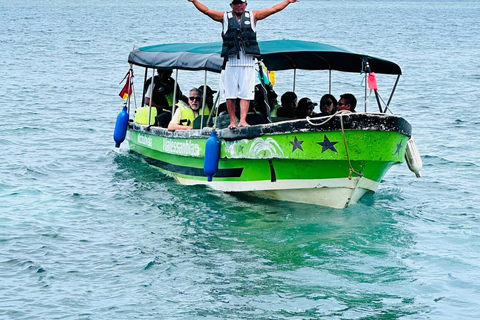 San Blas Day Trip: Isla Perro, Isla Diablo & Natural Pool