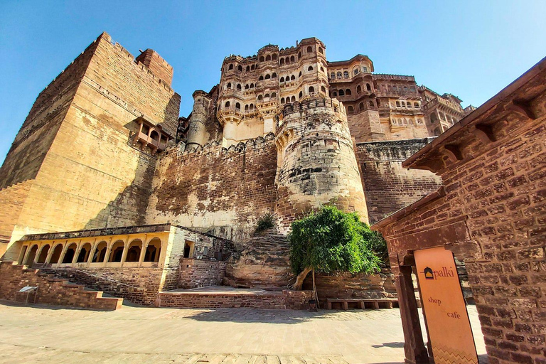 Rajasthan: Exclusive 03 Days Udaipur and Jodhpur Guided Tour Private Air Condition Car and Guide (Without Hotel)