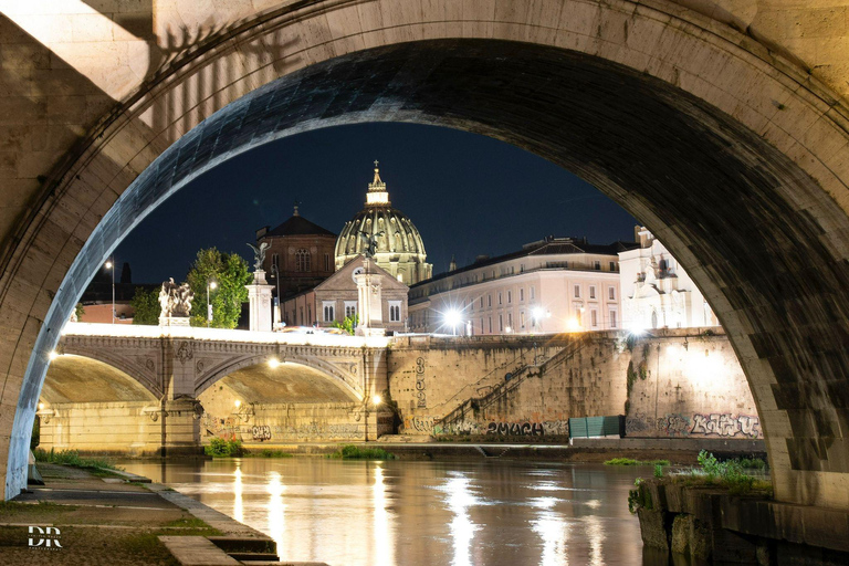 Rome by Night: Enchanting Golf Cart Tour with Wine, Cocktails, and History