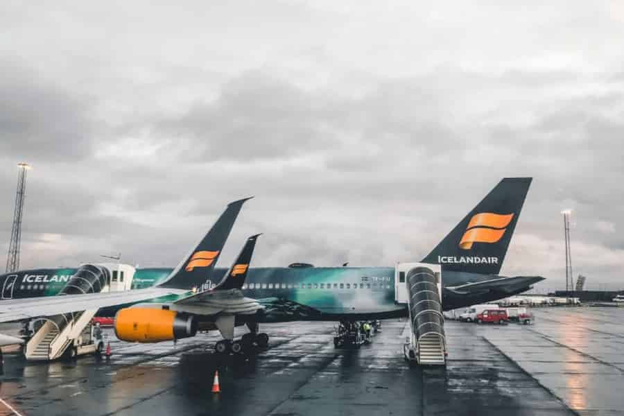 Flughafen Keflavík (KEF) ↔ Reykjavík: Privater Flughafentransfer. Foto: GetYourGuide