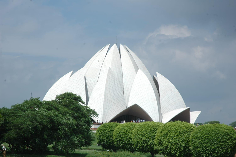 Delhi: Old and New Delhi City Private Guided Day Tour Half-Day New Delhi Tour (Hotel Pickup, Driver, and Guide)