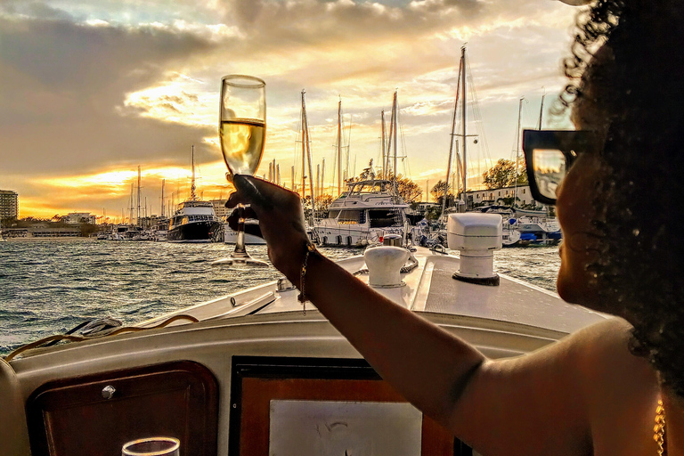 لوس أنجلوس رقم 1: رحلة بحرية فاخرة على متن قارب - نبيذ وجبن وأسود البحرجولة الفريق