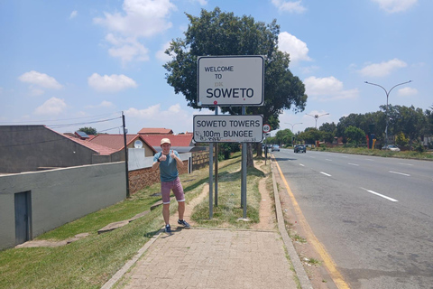 Johannesburg: Soweto and City Tour with Mandela House