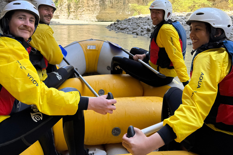 从贝拉特出发：奥苏米峡谷漂流来自贝拉特：奥苏米峡谷漂流