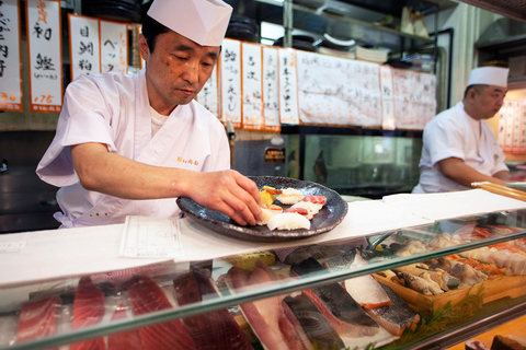 Tokio: Poznaj targ Tsukiji z lokalnym przewodnikiem (DE&amp;ENG)