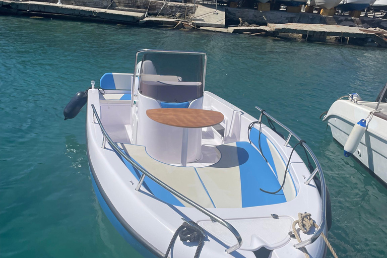 Polignano a Mare Caves and Grottos Tour by Boat with Spritz Polignano a Mare: Caves and Grottos Boat Tour with Spritz