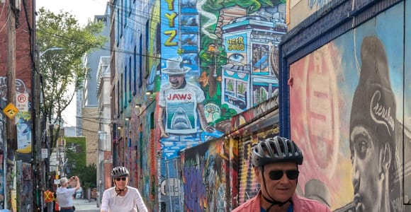 Mit dem E-Bike durch Torontos dynamische Nachbarschaften