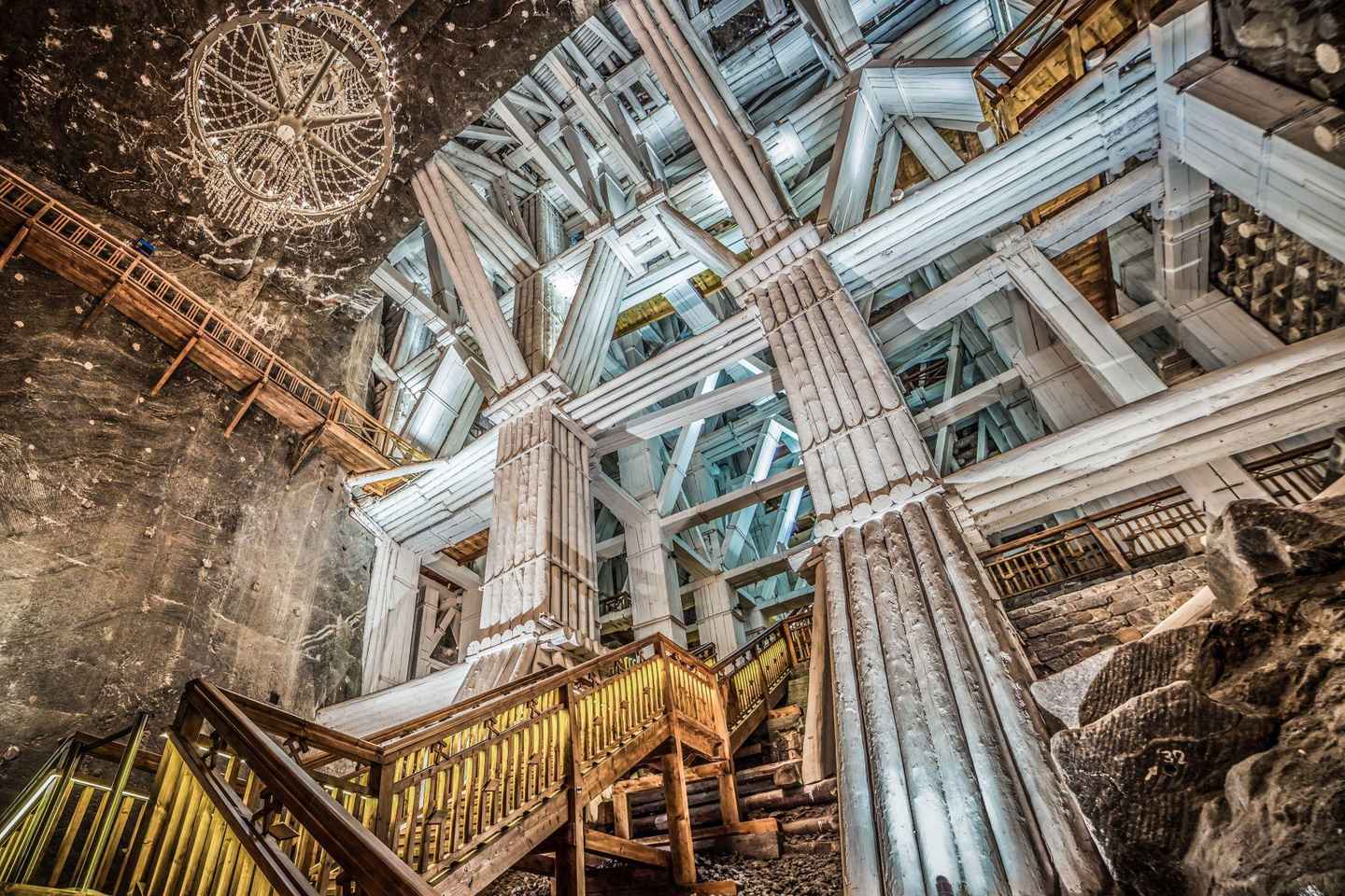 «Величка: Экскурсия в соляную шахту без очереди»