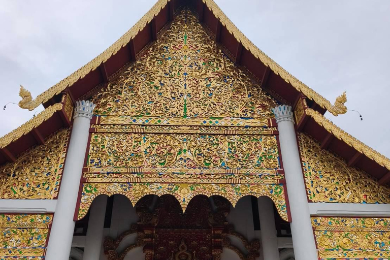 Chiang Mai: Old City Walking Tour with Temples & History Small Group Without Entry Fees