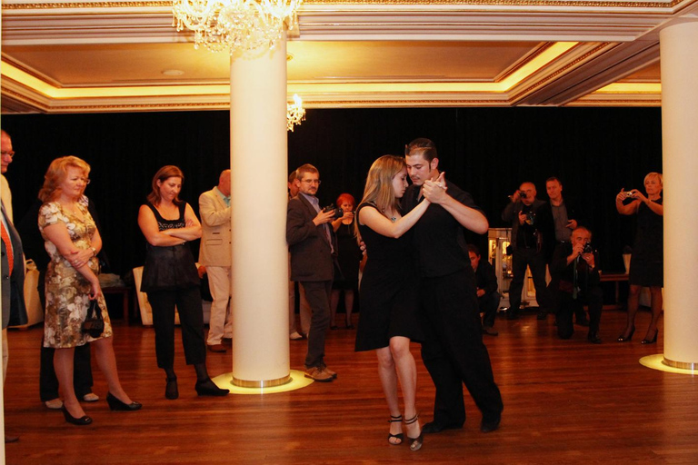 بوينس آيرس: عرض غالا تانجو حصريعرض عشاء وتذوق النبيذ بدون نقل