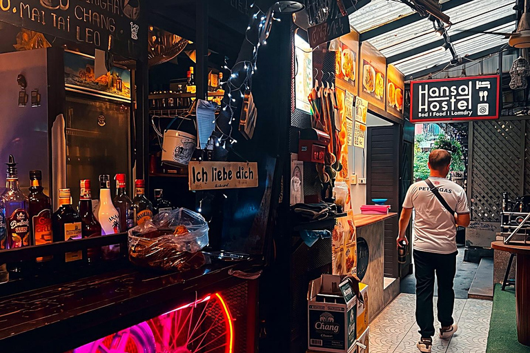 Small Group Bangkok Tour: Street Food, Markets and Temples