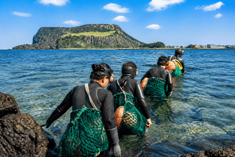 Jeju: Eastern UNESCO & Must-See Day Tour with Haenyeo Show - Image 2