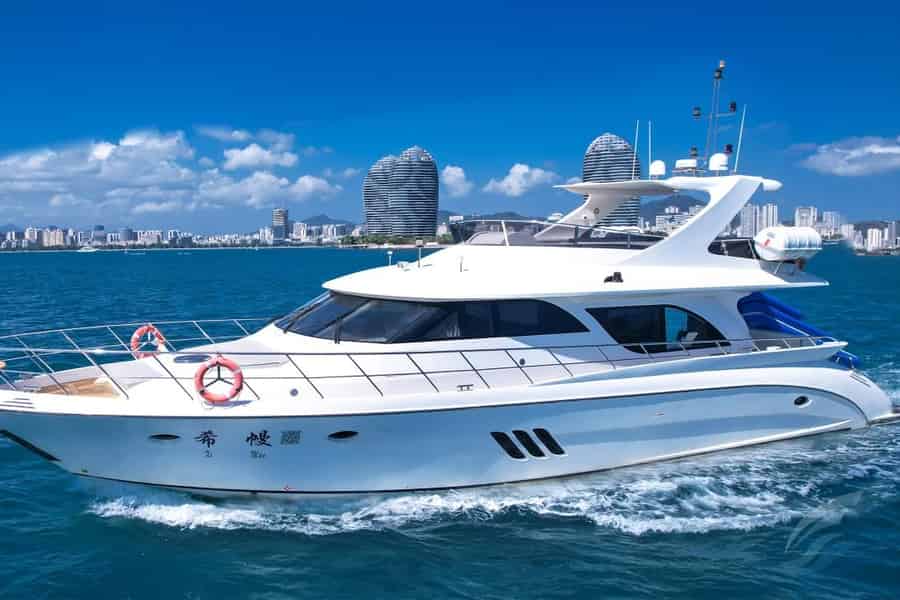 Sanya: Yacht-Tour zur Insel Phoenix mit Jet-Ski-Fahrt und Schwimmen. Foto: GetYourGuide