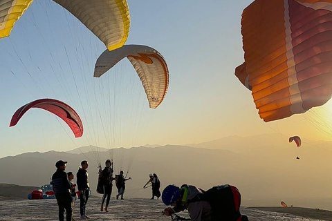 Marrakech: Parapente sobre el desierto de Agafay y vistas al monte Atlas