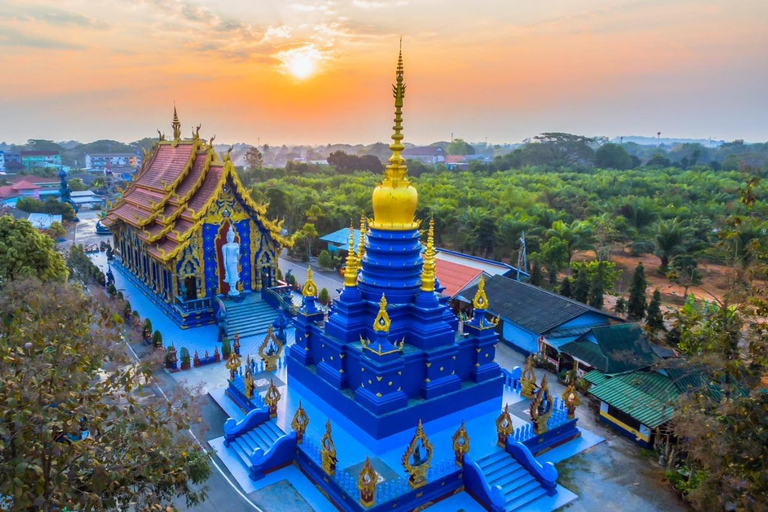 Chiang Rai: Explore 3 Highlight Temples (White, Blue, Red) Meeting Point: Wat Phra Singh (Hotels Outside Pickup Area)