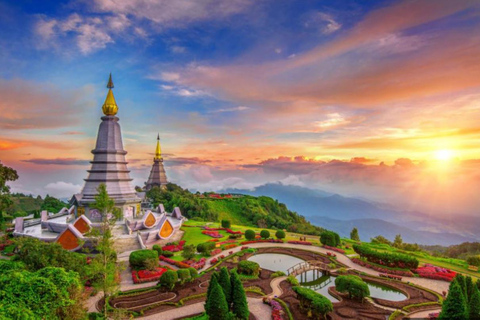 Chiang Mai: Doi Inthanon Park, vattenfall och Hilltribe TourEkonomisk tur inkluderar inte lunch och biljetter