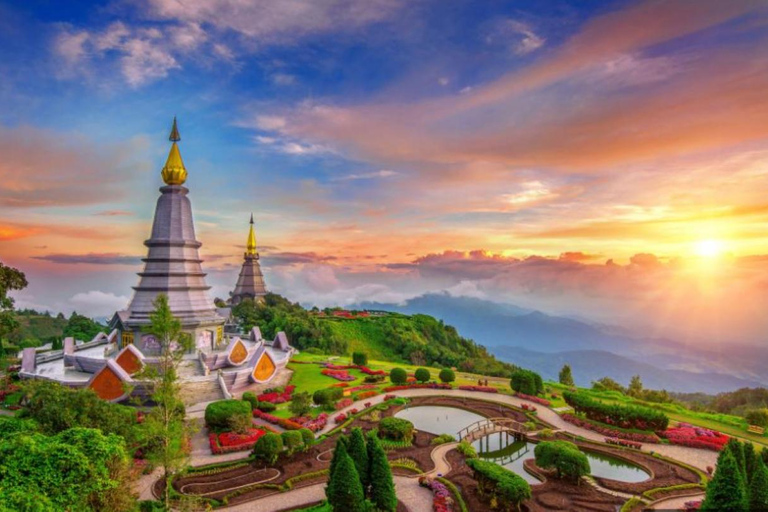 Chiang Mai: Doi Inthanon Park, vattenfall och Hilltribe TourEkonomisk tur inkluderar inte lunch och biljetter