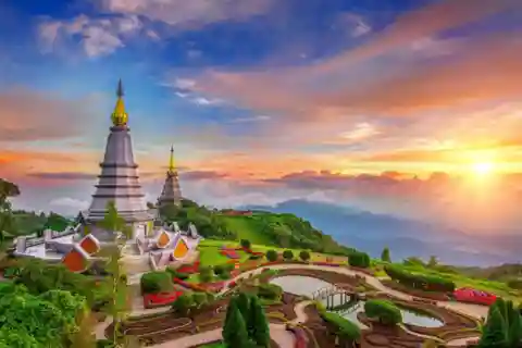Chiang Mai: Doi Inthanon Park Tour with Lunch and Ticket
