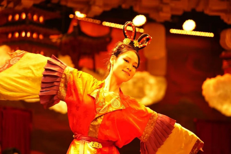Kuala Lumpur: Xuyan Immersive Dining & Makeup experience Regular Dinner Banquet Seat+ Makeup & Styling