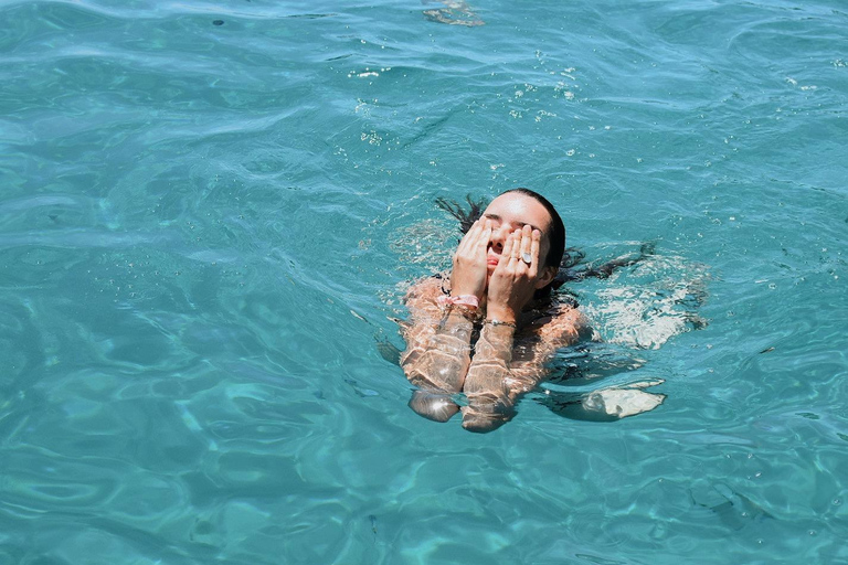 De Ajaccio: Passeio de barco com paragem para nadar em Anse de Cacao