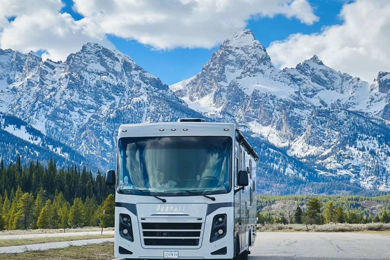 Tour di lusso in camper a caccia di aurore Tour per piccoli gruppi e privati