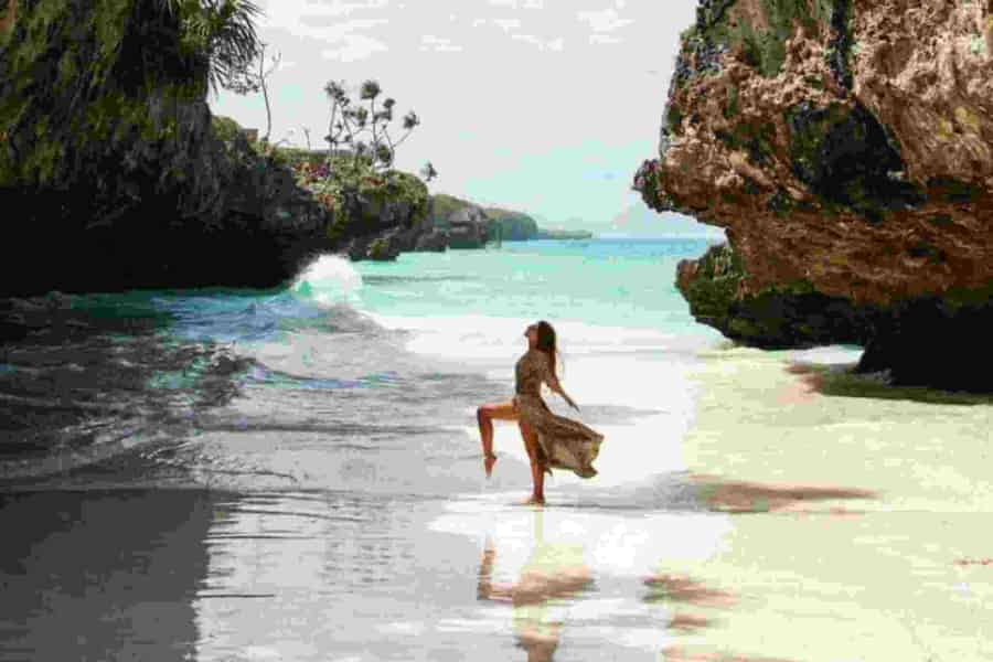 Rotstirn-Stummelaffe, Gewürzfarm & verborgener Strand, alle Eintritte & Obst. Foto: GetYourGuide Rotstirn-Stummelaffe, Gewürzfarm & verborgener Strand, alle Eintritte & Obst. Foto: GetYourGuide