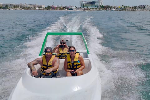 Cancún: Self-Guided Nichupté Lagoon Speedboat Tour