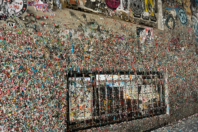 The Best of Seattle and Majestic Snoqualmie Waterfalls Winter Discount