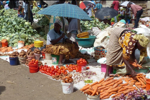 Arusha: Tengeru Market Guided Tour