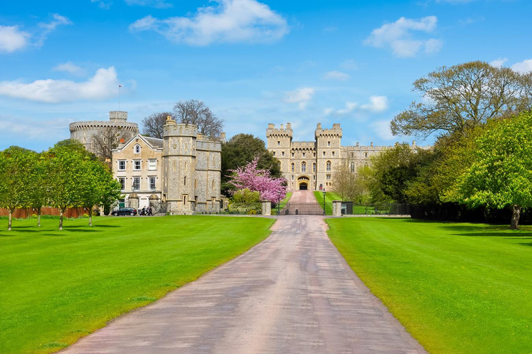 Exclusive Windsor Castle Entry, Audio Guide & Transportation