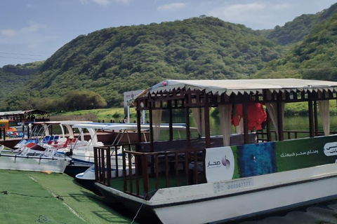 Salalah: Private 5-Day Dhofar Highlights Tour with Guide