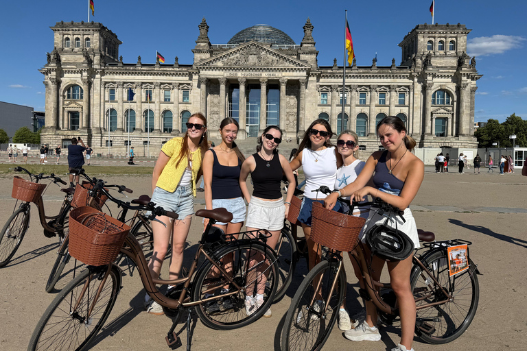 Berlin : visite à vélo de 3,5 heures - Un voyage dans le temps à travers la capitaleBerlin : balade à vélo de 3,5 heures - Un voyage dans le temps à travers la capitale